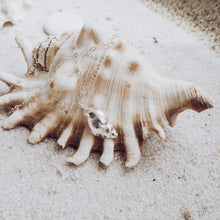 Load image into Gallery viewer, Cove Necklace
