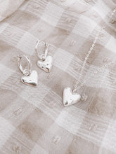 Load image into Gallery viewer, Amor Hoops