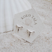 Load image into Gallery viewer, Reef Studs