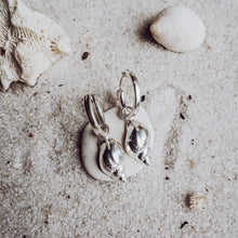 Load image into Gallery viewer, Cove Hoops