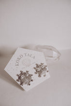 Load image into Gallery viewer, Aelia Studs