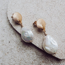 Load image into Gallery viewer, Ariel Pearl Drops