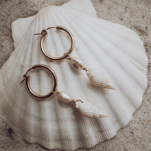 Load image into Gallery viewer, Kaia Hoops