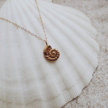 Load image into Gallery viewer, Bay Necklace