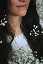 Load image into Gallery viewer, Daisy Necklace
